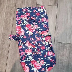 Cocoon floral swaddle with bow